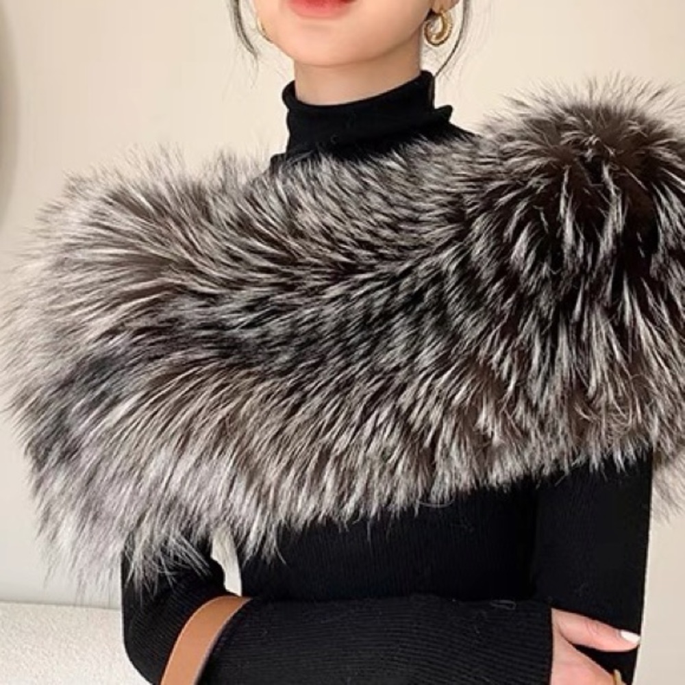 Fox fur shawl - Picture 2 of 7